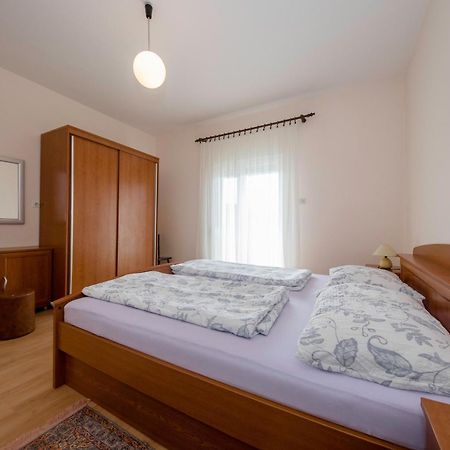 Apartments By The Sea Supetarska Draga - Donja, Rab - 11769 Номер фото