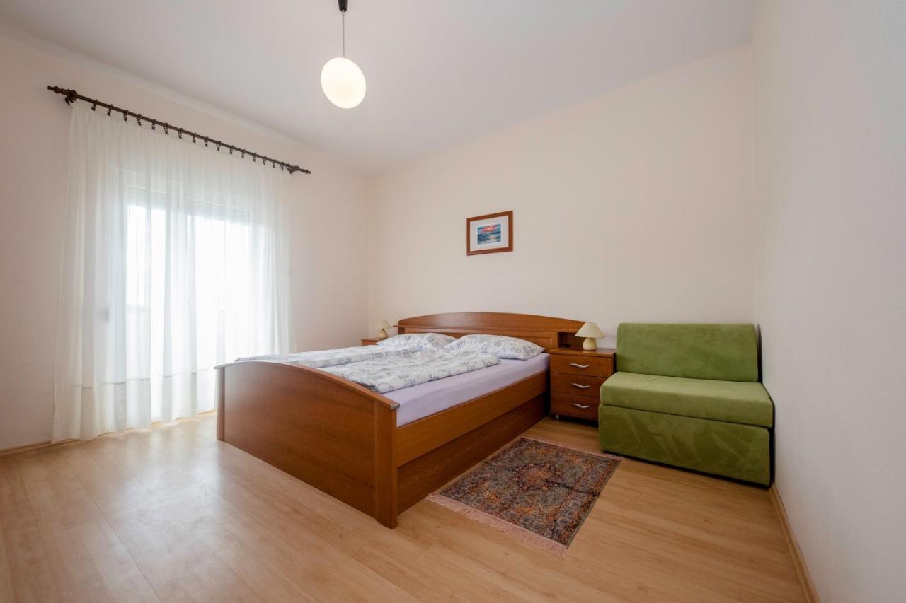 Apartments By The Sea Supetarska Draga - Donja, Rab - 11769 Экстерьер фото
