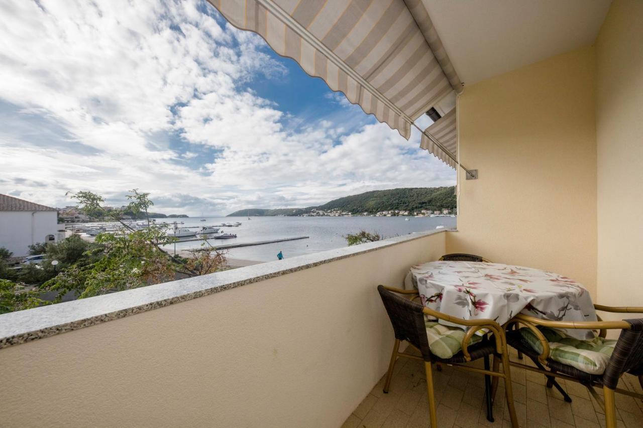 Apartments By The Sea Supetarska Draga - Donja, Rab - 11769 Экстерьер фото