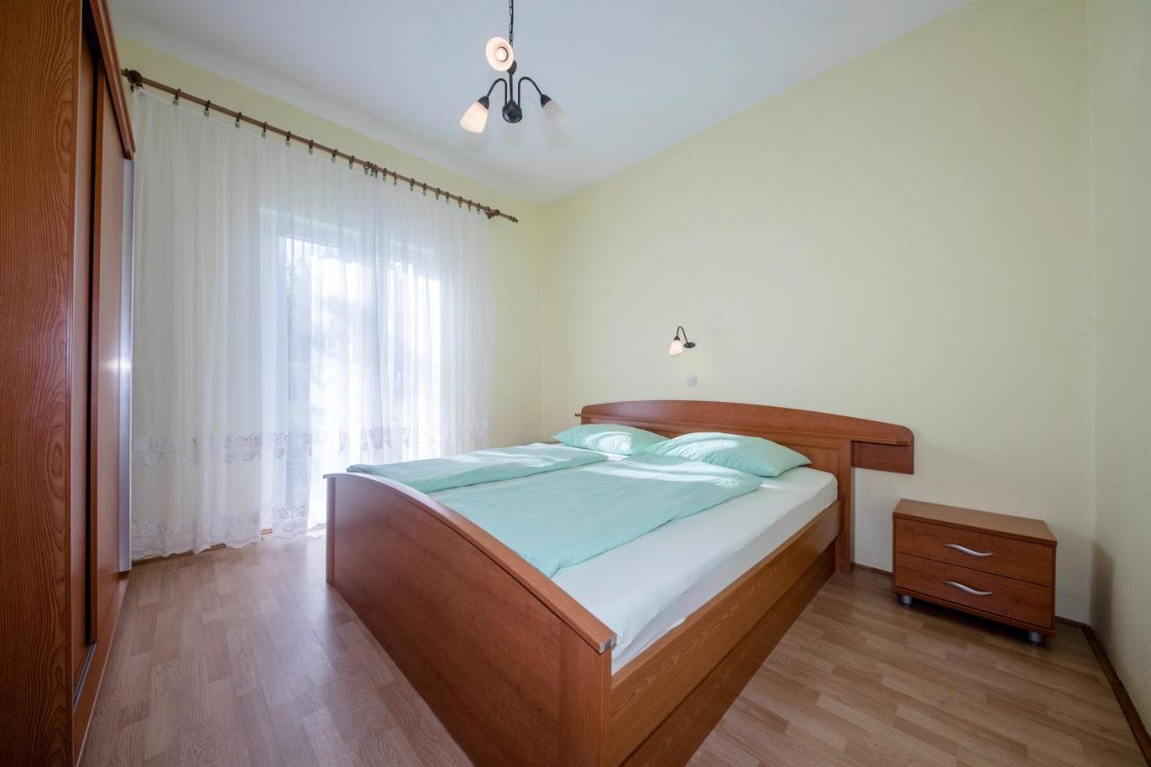 Apartments By The Sea Supetarska Draga - Donja, Rab - 11769 Экстерьер фото
